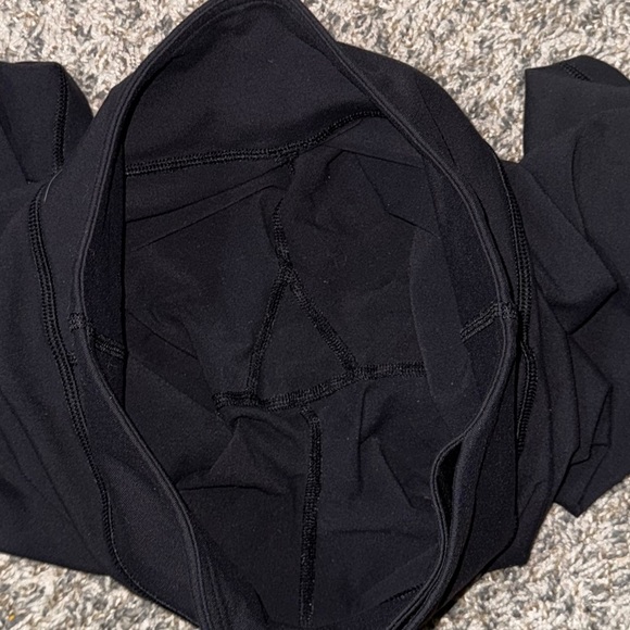 Lululemon Wunder Under Crop (Hi-Rise) *Full-On Luxtreme 21" size 8 - Picture 8 of 9